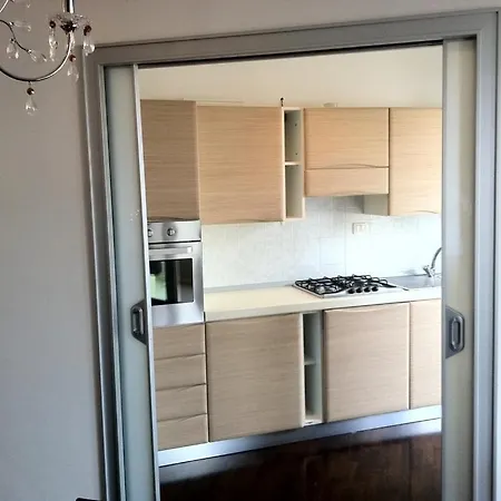 Apartment Pescara, Italy, Abruzzo, Within Walking Distance Of The Sea Pescara
