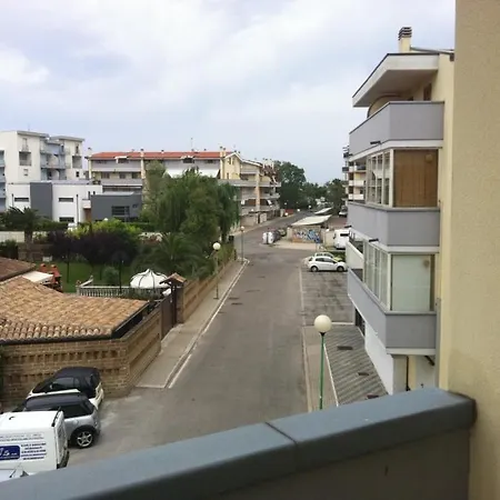 Pescara, Italy, Abruzzo, Within Walking Distance Of The Sea Apartment *
